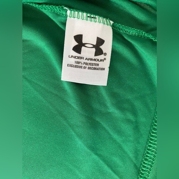 NOTRE DAME FIGHTING IRISH FOOTBALL x UNDER ARMOUR Green Logo T Shirt in Large - Picture 8 of 8